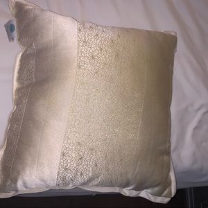 Decor throw pillows set